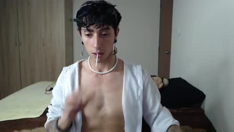 Snapshot of boy_fox_guys chatting on February 28, 2025, 4:10 am Boy Astro online show from February 28, 2025, 4:10 am