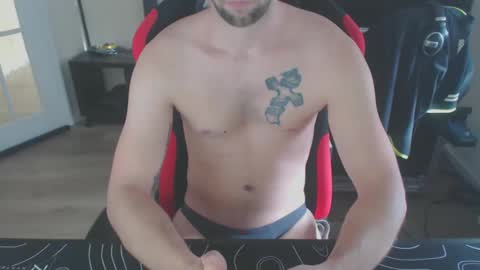 boy_t0y89 online show from February 7, 2025, 11:23 am