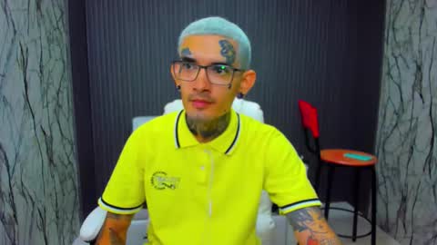 boy_tatto77 online show from December 17, 2025, 8:26 pm