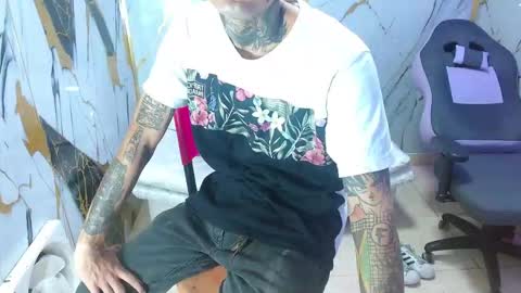 boy_tatto77 online show from January 13, 2026, 6:13 pm