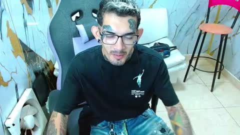 Snapshot of boy_tatto77 chatting on March 15, 2026, 1:17 pm boy_tatto77 online show from March 15, 2026, 1:17 pm