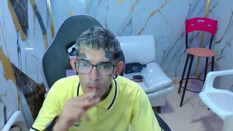 Snapshot of boy_tatto77 chatting on March 16, 2026, 12:42 pm boy_tatto77 online show from March 16, 2026, 12:42 pm