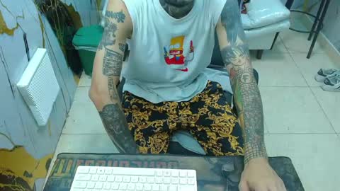 boy_tatto77 online show from May 2, 2026, 12:10 pm