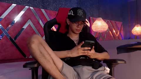 Boy Toy online show from September 9, 2025, 5:07 am