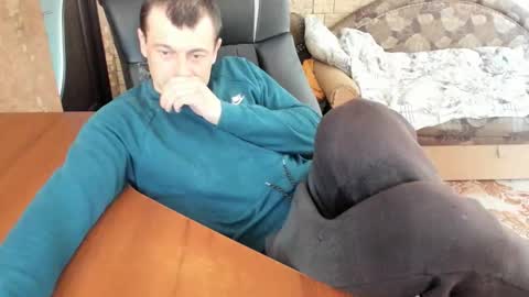 BoyApollon online show from March 5, 2026, 7:04 am