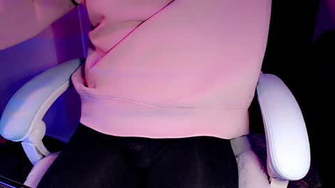 Snapshot of boycurious95 chatting on January 12, 2025, 3:17 am Atari online show from January 12, 2025, 3:17 am