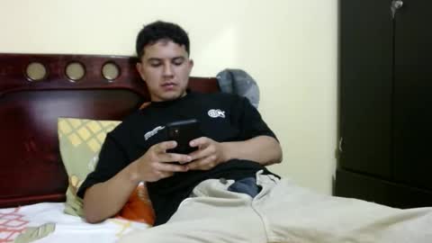 Snapshot of boyfit2023 chatting on February 1, 2026, 3:27 am boyfit2023 online show from February 1, 2026, 3:27 am