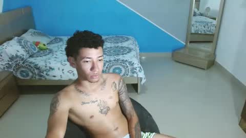 Snapshot of boyhot_sw chatting on February 8, 2025, 7:48 am boyhot_sw online show from February 8, 2025, 7:48 am