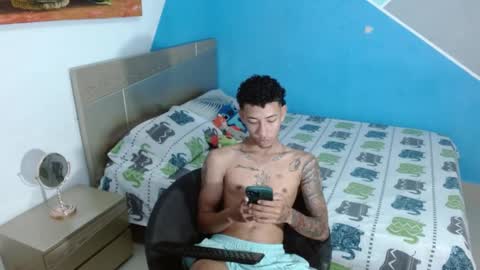 Snapshot of boyhot_sw chatting on February 28, 2025, 5:37 am boyhot_sw online show from February 28, 2025, 5:37 am