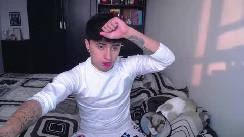 Snapshot of boylatin_777 chatting on February 10, 2026, 10:14 pm miguel online show from February 10, 2026, 10:14 pm