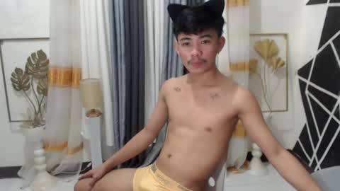 Snapshot of boynextdoor4ux chatting on December 3, 2024, 8:38 am HI IM JAMES DONT FORGET GIVE ME THUMBS UP AND JOIN TO MY FANCLUB online show from December 3, 2024, 8:38 am