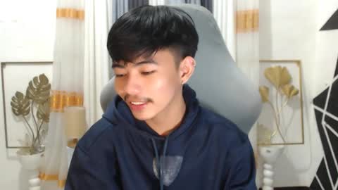 Snapshot of boynextdoor4ux chatting on December 6, 2024, 7:10 am HI IM JAMES DONT FORGET GIVE ME THUMBS UP AND JOIN TO MY FANCLUB online show from December 6, 2024, 7:10 am