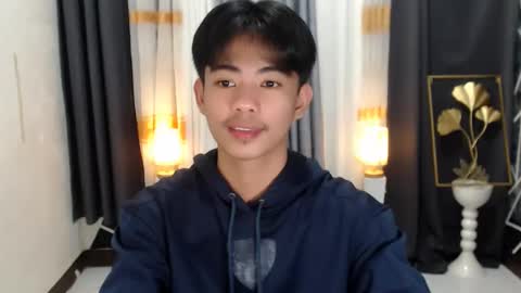 Snapshot of boynextdoor4ux chatting on January 5, 2025, 5:20 pm HI IM JAMES DONT FORGET GIVE ME THUMBS UP AND JOIN TO MY FANCLUB online show from January 5, 2025, 5:20 pm