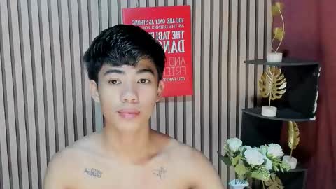 Snapshot of boynextdoor4ux chatting on September 9, 2025, 10:42 pm HI IM JAMES DONT FORGET GIVE ME THUMBS UP AND JOIN TO MY FANCLUB online show from September 9, 2025, 10:42 pm