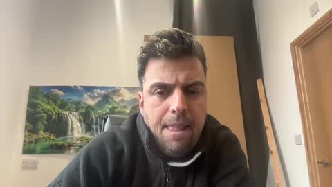 Snapshot of boyofficeboy chatting on April 14, 2026, 12:33 pm boyofficeboy online show from April 14, 2026, 12:33 pm