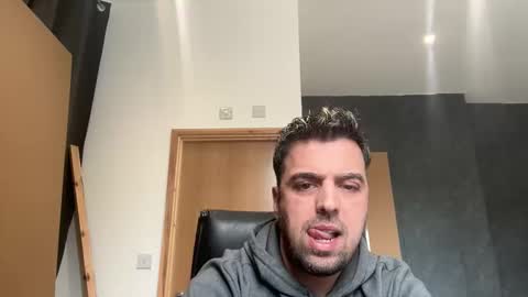 Snapshot of boyofficeboy chatting on April 15, 2026, 11:28 am boyofficeboy online show from April 15, 2026, 11:28 am