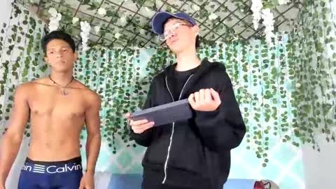 boys4hot_777 online show from March 3, 2025, 7:39 pm