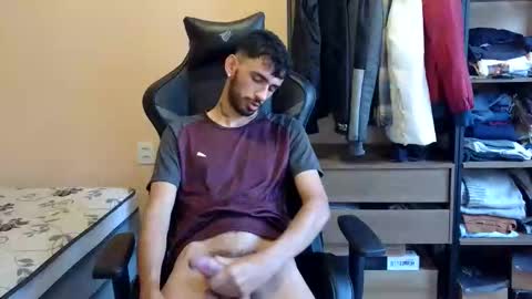 boyzinm2 online show from February 10, 2026, 9:19 pm