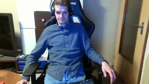 bponie1 online show from January 24, 2025, 10:30 pm