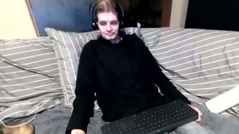 bponie1 online show from November 29, 2025, 1:41 am