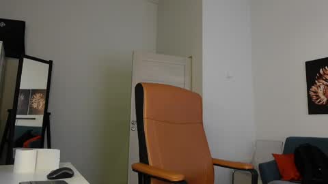 BRAD HOLLOWAY online show from April 4, 2026, 6:33 am