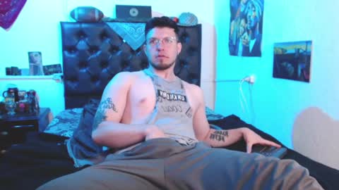 Snapshot of brad_hot_boy chatting on December 10, 2024, 4:06 pm brad hot boy online show from December 10, 2024, 4:06 pm