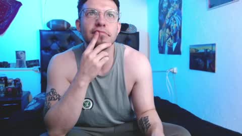 Snapshot of brad_hot_boy chatting on December 13, 2024, 2:21 am brad hot boy online show from December 13, 2024, 2:21 am