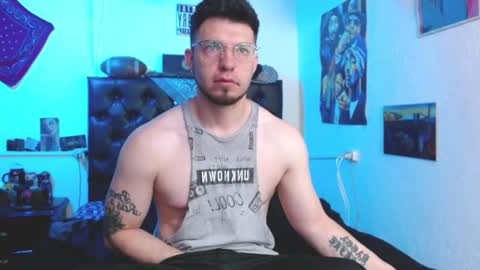 Snapshot of brad_hot_boy chatting on January 3, 2025, 3:33 pm brad hot boy online show from January 3, 2025, 3:33 pm