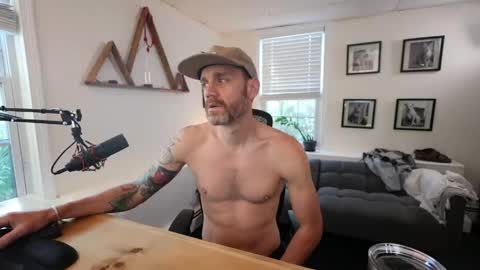 BradBronton online show from May 1, 2026, 10:53 am