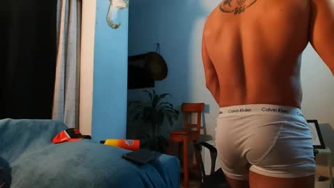 Snapshot of bradley_martinez chatting on March 9, 2025, 12:10 am Bradley Martinez online show from March 9, 2025, 12:10 am