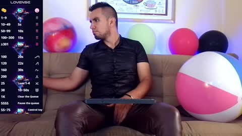 Bradley Colton Independ Model online show from December 8, 2024, 5:01 pm