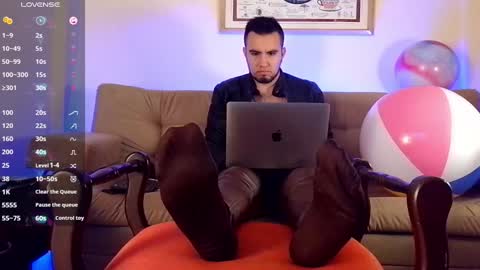 Bradley Colton Independ Model online show from February 4, 2025, 12:11 pm