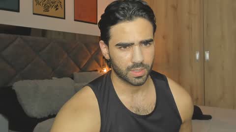 bradleymartin7 online show from December 11, 2024, 2:41 am