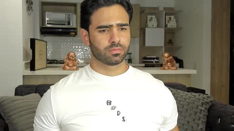 bradleymartin7 online show from January 16, 2025, 12:55 am