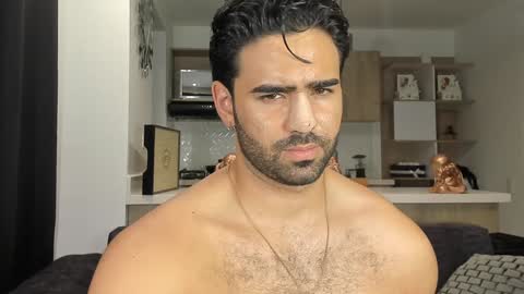 bradleymartin7 online show from January 17, 2025, 5:42 am