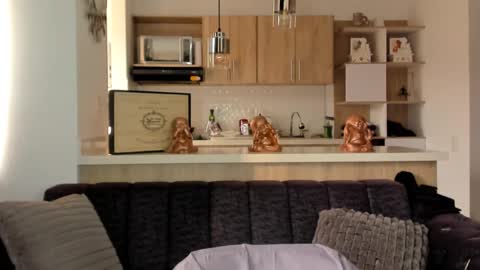 bradleymartin7 online show from February 13, 2025, 10:11 pm