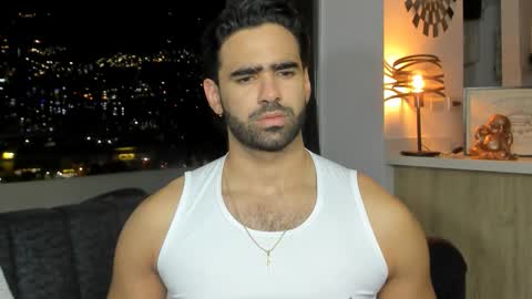 bradleymartin7 online show from December 3, 2025, 1:35 am