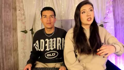 BradLovEmma  online show from October 20, 2025, 12:27 pm