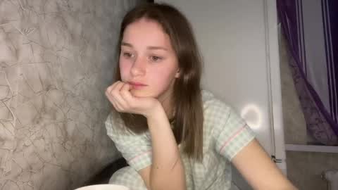 Kate online show from April 25, 2026, 5:54 pm