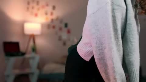 Snapshot of branchwithflowers chatting on October 14, 2025, 11:55 am Lilly online show from October 14, 2025, 11:55 am