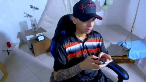Snapshot of brand_hades chatting on June 25, 2026, 2:22 am B R A N D online show from June 25, 2026, 2:22 am