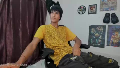 Snapshot of brandonstonexl chatting on September 24, 2025, 6:44 pm Brandon Stone online show from September 24, 2025, 6:44 pm