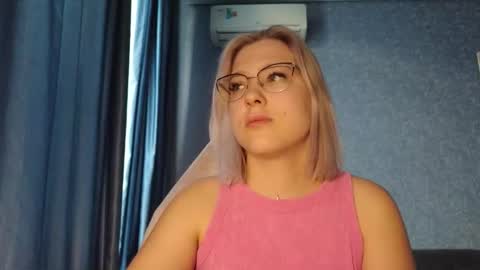 Belle  online show from November 3, 2025, 2:24 am