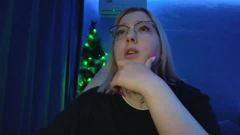 Belle  online show from December 15, 2025, 10:52 am