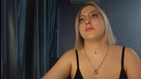 Snapshot of brandy__stars chatting on March 20, 2026, 2:22 pm Belle online show from March 20, 2026, 2:22 pm