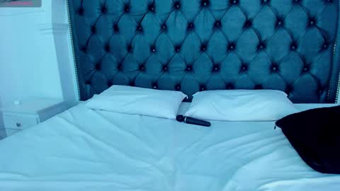 I am your sweet whore online show from February 17, 2025, 11:20 pm