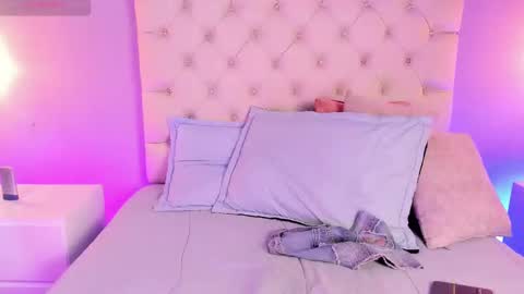   online show from December 4, 2024, 12:36 pm