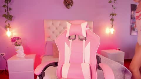   online show from January 15, 2025, 1:20 pm