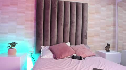   online show from February 13, 2025, 5:05 am