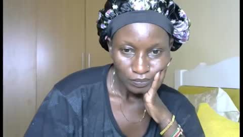 brat_bubble online show from February 16, 2025, 5:04 am